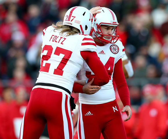 Huskers pay tribute to Sam Foltz on first punt